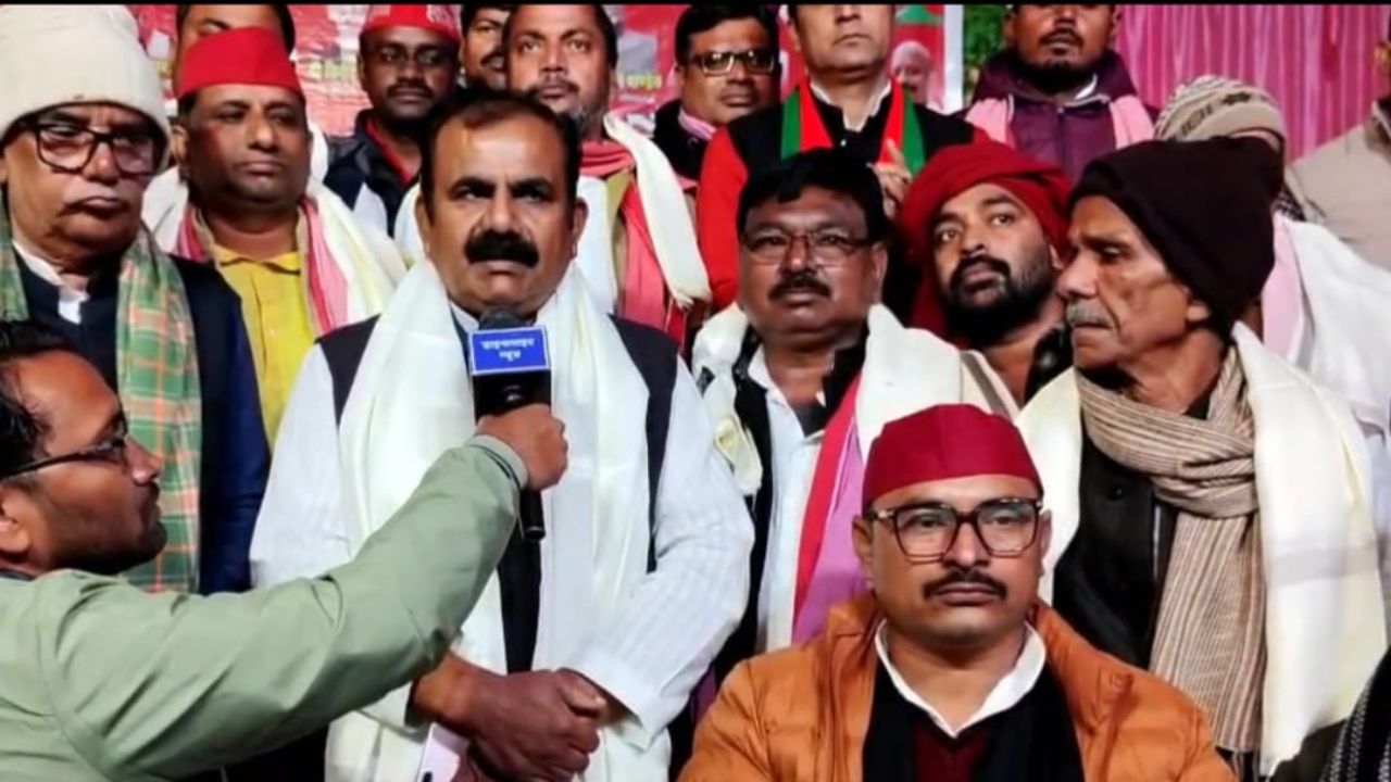 Maharajganj News: समाजवादी पार्टी की नौतनवा में SIR समीक्षा बैठक, जानिए क्या बोले राष्ट्रीय सचिव ओमप्रकाश यादव