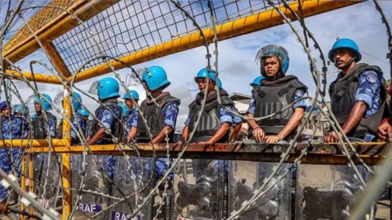 मणिपुर में बढ़ा तनाव: विस्थापित लोगों का हंगामा, सुरक्षा बलों ने दागे आंसू गैस के गोले