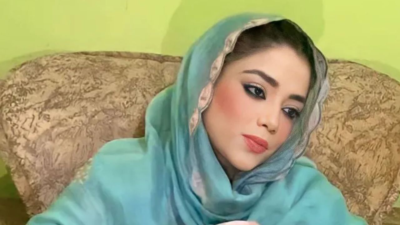 इस दौरान एक वार्ड में महिलाओं ने पानी की समस्या को नौक्षम चौधरी के सामने रखा। जिसके बाद नौक्षम चौधरी आगबबूला हो गई और बिना देरी किए जल विभाग के बड़े अफसरों को कॉल कर दिया। 