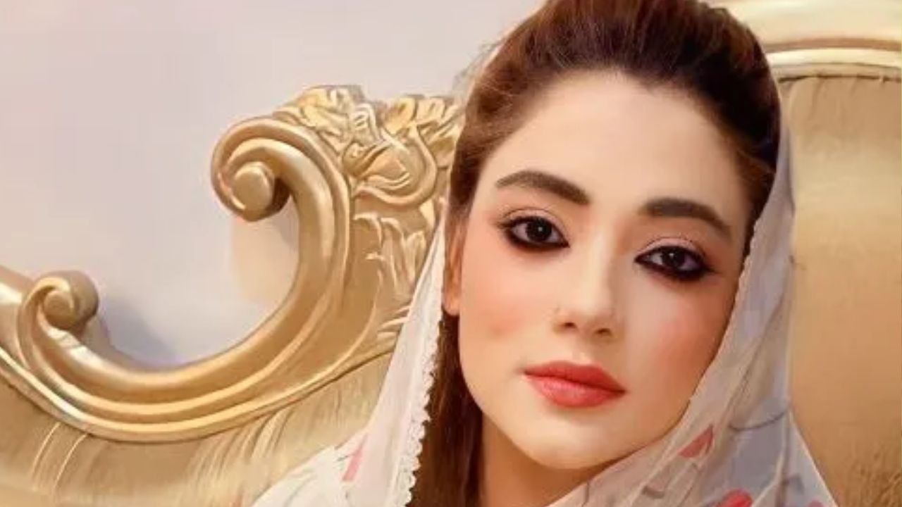 आपको बता दें कि नौक्षम चौधरी मूलरूप से राजस्थान में स्थित नूंह की रहने वाली है। वह लंदन में एक करोड़ का पैकेज छोड़कर भारत लौटी और राजनीति में कदम रखा। 