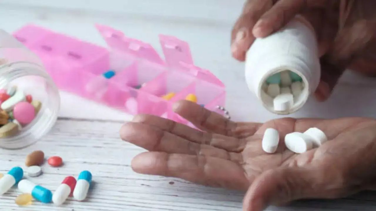 निमोस्लाइड दवा पर रोक: लीवर और किडनी को हो सकता है नुकसान, जानें सरकार ने क्या कहा