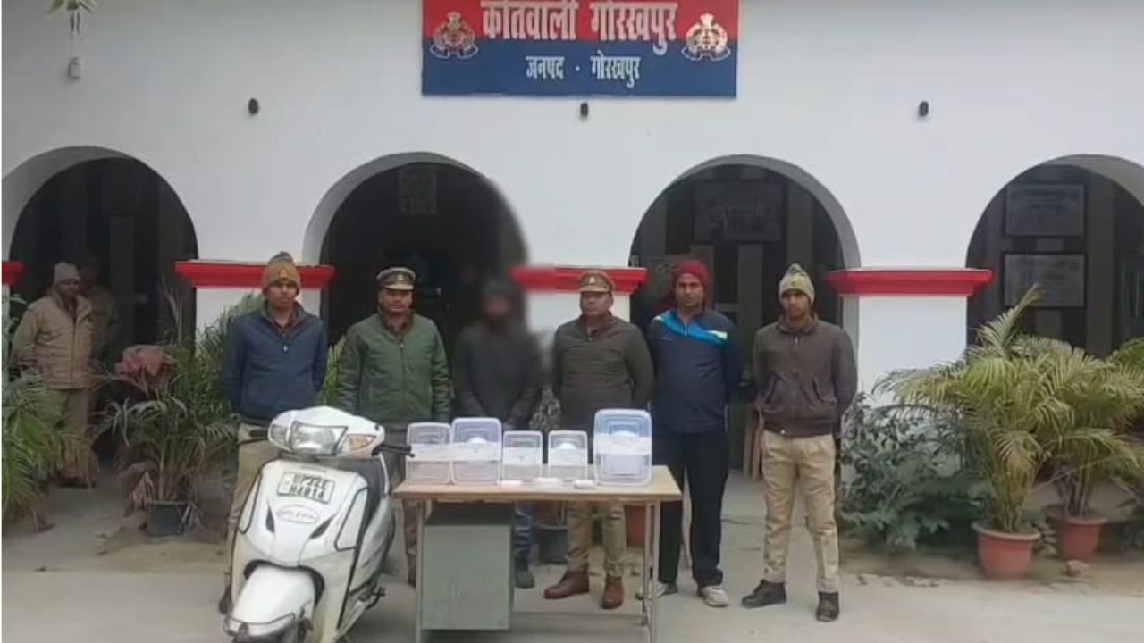 गोरखपुर पुलिस को मिली कामयाबी: मंदिर में चोरी करने वाला इसराइल अंसारी को दबोचा, भेजा जेल