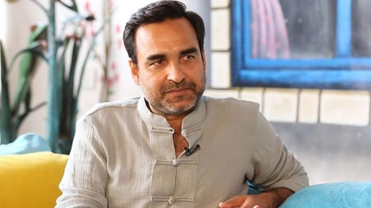 इस साल ओटीटी प्लेटफॉर्म्स पर दर्शकों को भरपूर मनोरंजन देखने को मिला। नेटफ्लिक्स, प्राइम वीडियो, जियो हॉटस्टार जैसे तमाम प्लेटफॉर्म्स पर नई वेब सीरीज रिलीज हुईं और कई लोकप्रिय शोज के नए सीजन भी आए। जहां एक ओर दर्शकों के पास विकल्पों की भरमार रही, वहीं दूसरी ओर कुछ ही शोज ऐसे रहे जिन्होंने रिकॉर्ड तोड़ लोकप्रियता हासिल की। इस दौड़ में एक नाम सबसे आगे निकलकर सामने आया-पंकज त्रिपाठी।