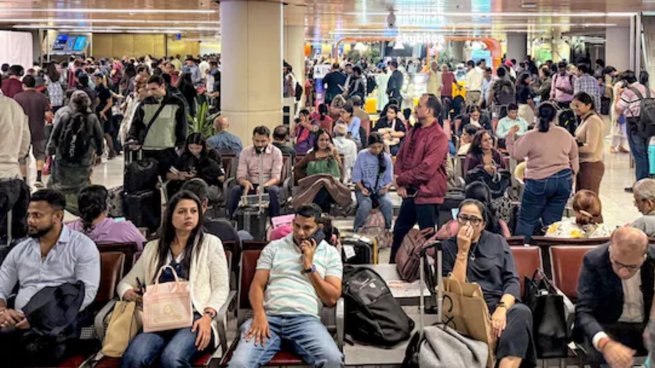 ‘मेरे बॉस से कह दो…’: फ्लाइट रद्द होने पर यात्री भावुक, सोशल मीडिया पर जताई नाराजगी