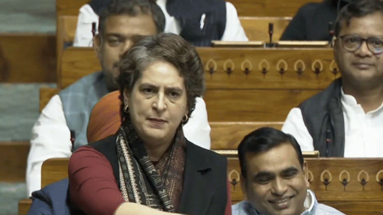 Video: वंदे मातरम् पर प्रियंका गांधी का जोरदार हमला, मोदी सरकार की नीतियों को बताया कमजोर