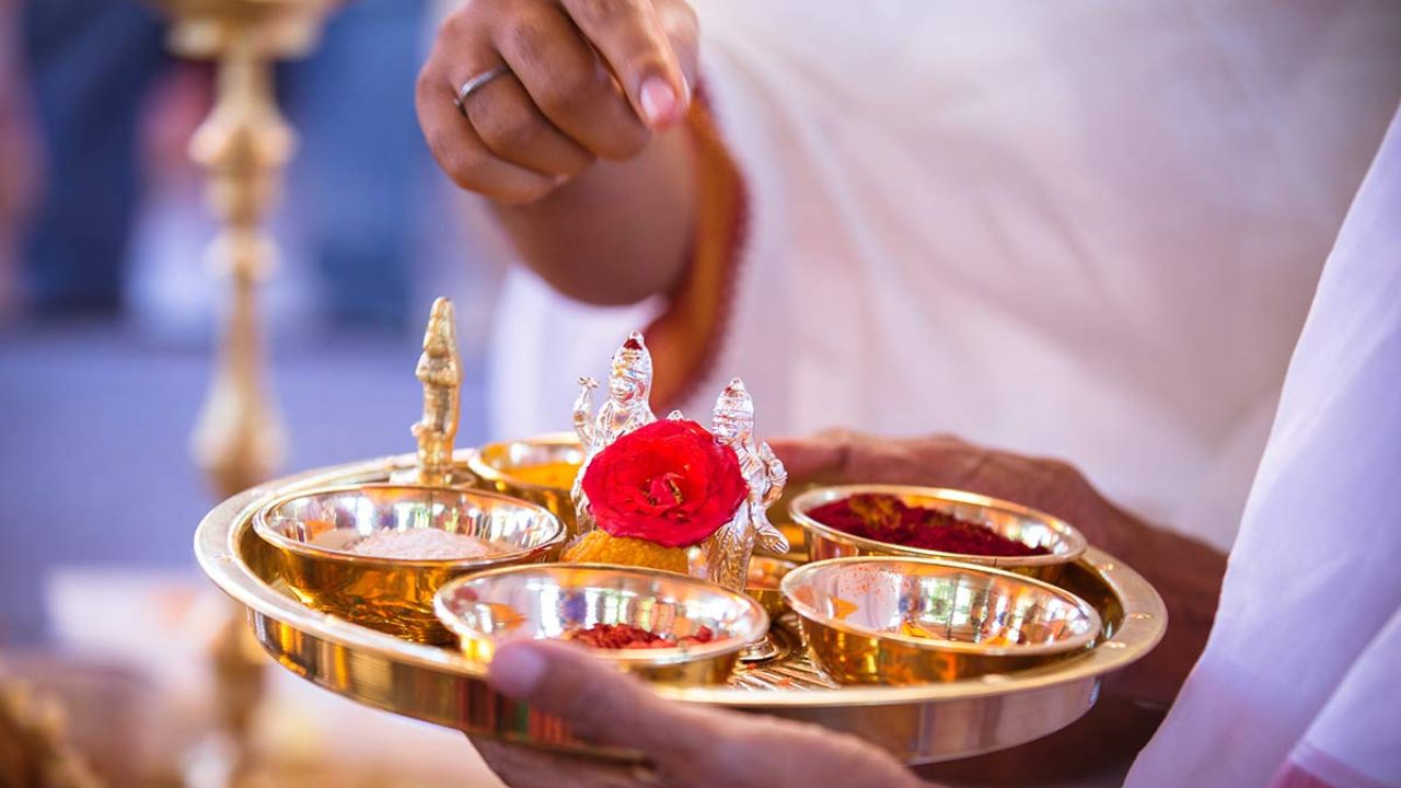 पूजा में कौन-सी सामग्री दोबारा इस्तेमाल कर सकते हैं और कौन-सी नहीं? जानिए धार्मिक नियम