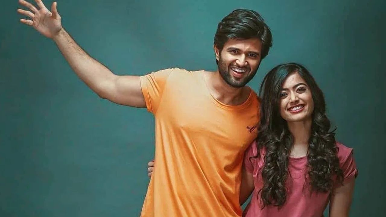 रश्मिका और विजय को लेकर खबर है कि फरवरी 2026 तक यह कपल शादी कर लेगा। रिपोर्ट्स के अनुसार, दोनों ने पहले ही फैमिली के सामने सगाई कर ली है। (Img: Google)