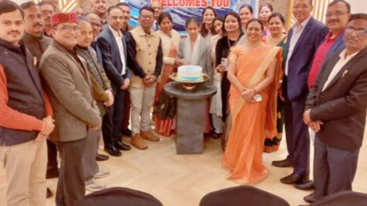 Raebareli News: नौसेना दिवस पर पूर्व नौसैनिकों ने पुरानी यादों को किया ताजा