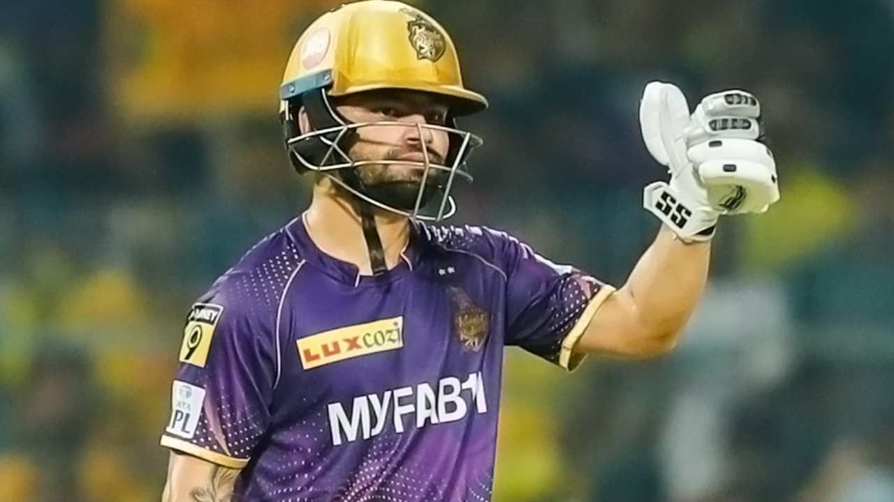 केकेआर ने रिंकू सिंह को 13 करोड़ रुपये में रिटेन किया। 13 मैचों में उन्होंने 206 रन बनाए और मैचों को जीतने में नाकाम रहे। (Img Internet)