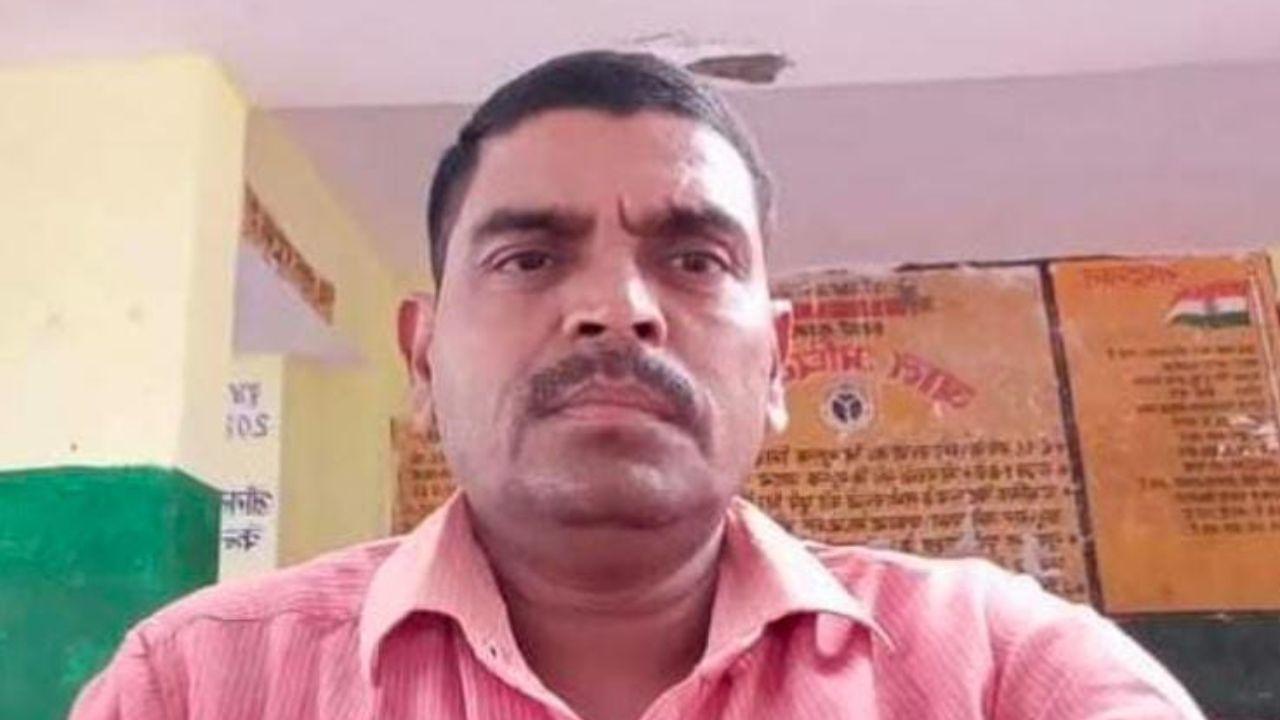 Bareilly News: सड़क हादसे में घायल BLO की इलाज के दौरान मौत, बेटे ने प्रशासन पर लगाए गंभीर आरोप