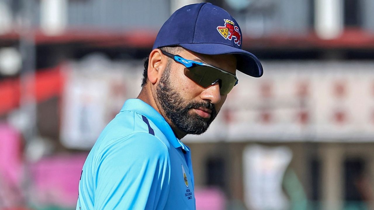 वडा पाव खाओगे क्या? स्टेडियम में फैन के सवाल पर रोहित शर्मा ने दिया गजब रिएक्शन- Viral Video