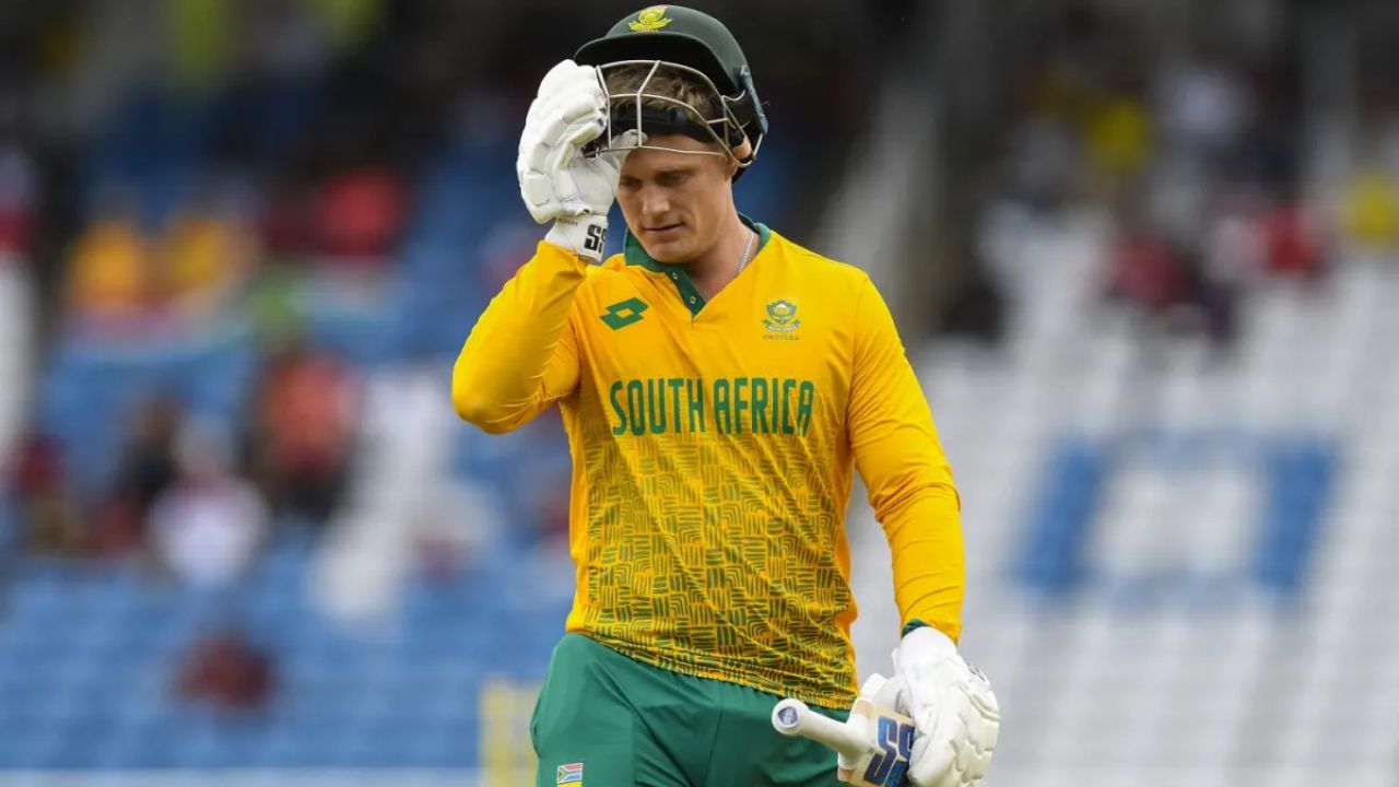 दक्षिण अफ्रीका के विकेटकीपर-बल्लेबाज रयान रिकेल्टन तीसरे स्थान पर हैं। उन्होंने पाकिस्तान के खिलाफ केप टाउन में खेले गए टेस्ट में 259 रन बनाए। इस पारी में रिकेल्टन ने 29 चौके और 3 छक्के लगाए, जिससे कुल 134 रन बाउंड्री से आए। (Img: Internet) दक्षिण अफ्रीका के विकेटकीपर-बल्लेबाज रयान रिकेल्टन तीसरे स्थान पर हैं। उन्होंने पाकिस्तान के खिलाफ केप टाउन में खेले गए टेस्ट में 259 रन बनाए। इस पारी में रिकेल्टन ने 29 चौके और 3 छक्के लगाए, जिससे कुल 134 रन बाउंड्री से आए। (Img: Internet)