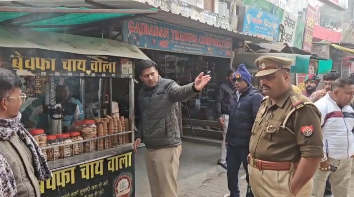 रायबरेली में अवैध अतिक्रमण को लेकर ट्रैफिक सीओ खुद निकले सड़कों पर