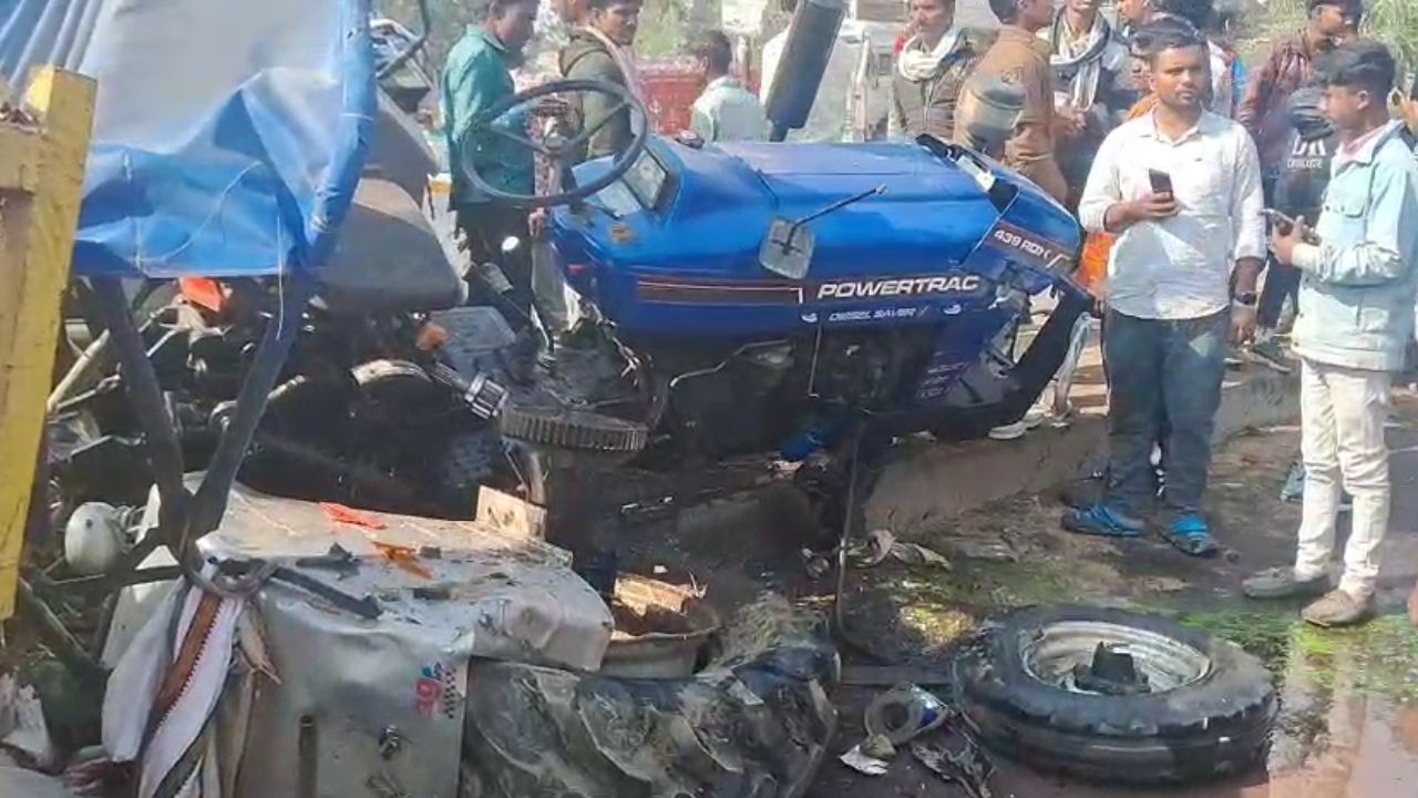 सोनभद्र हादसा: अंतिम संस्कार के लिए जा रहे ट्रैक्टर को ट्रेलर ने मारी टक्कर, एक की मौत, 11 घायल; मची चीख-पुकार