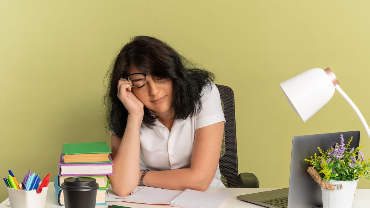 Study Tips: पढ़ाई में ध्यान नहीं लगता? जानिए एकाग्रता बढ़ाने के 5 Scientific तरीके