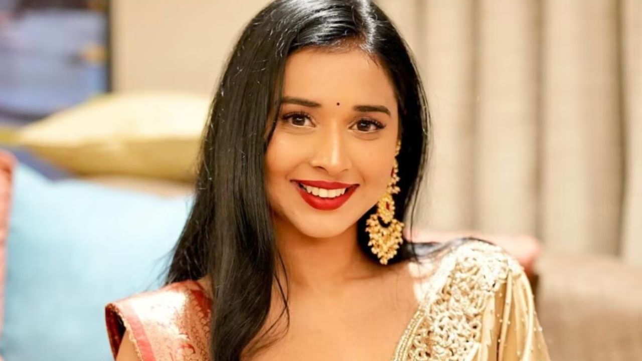 Bigg Boss 19: 800 साड़ियों से लेकर करोड़ों की कमाई तक, कितनी अमीर हैं तान्या मित्तल?