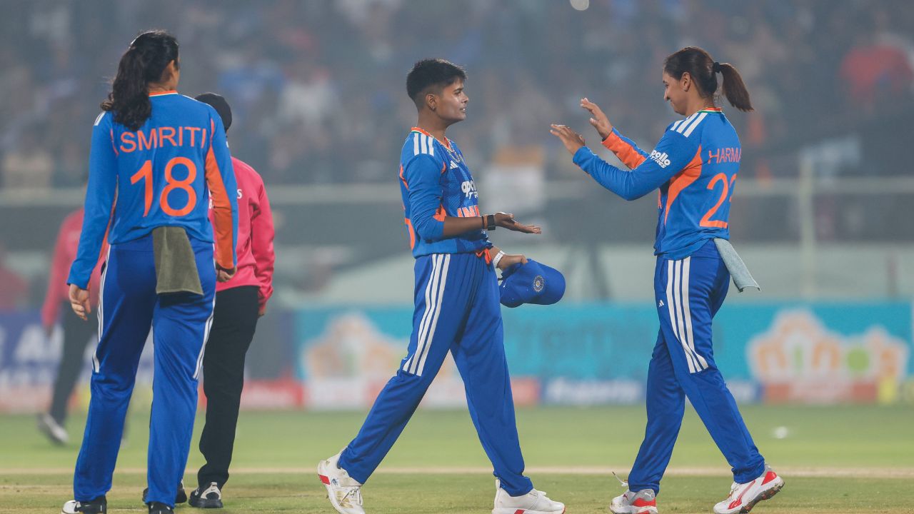 IND W vs SL W: भारत की शेरनियां तीसरे T20 के लिए तैयार, वापसी करने मैदान पर उतरेगी श्रीलंकाई टीम