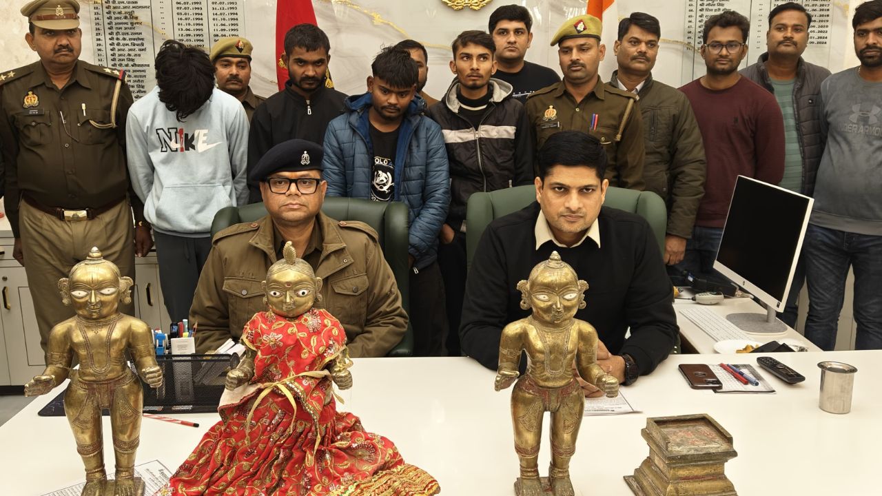 रायबरेली में ऐतिहासिक मूर्तियों की चोरी का पर्दाफाश, 200 साल पुरानी प्रतिमाएं बरामद