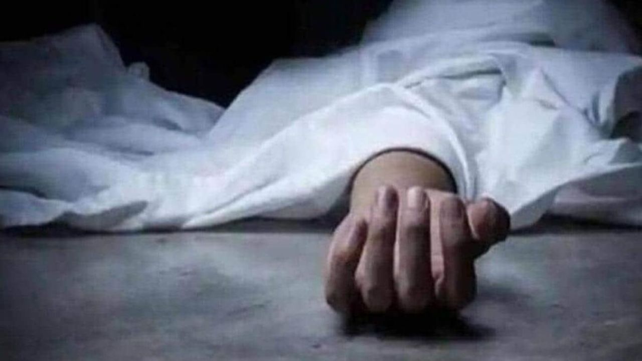 गोरखपुर में सनसनी, युवक ने फांसी लगाकर की आत्महत्या, इलाके में मचा हड़कंप