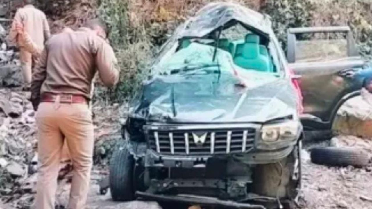 Road Accident: कैंची धाम जा रही स्कॉर्पियो खाई में गिरी, तीन की मौत; पांच गंभीर घायल