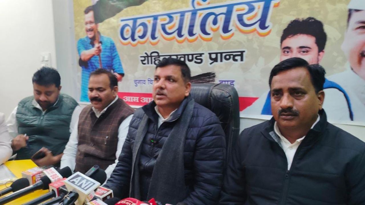 Bareilly: संजय सिंह का बड़ा आरोप, “UP में करोड़ों वोट खतरे में; मतदाता सूची में सुनियोजित गड़बड़ी