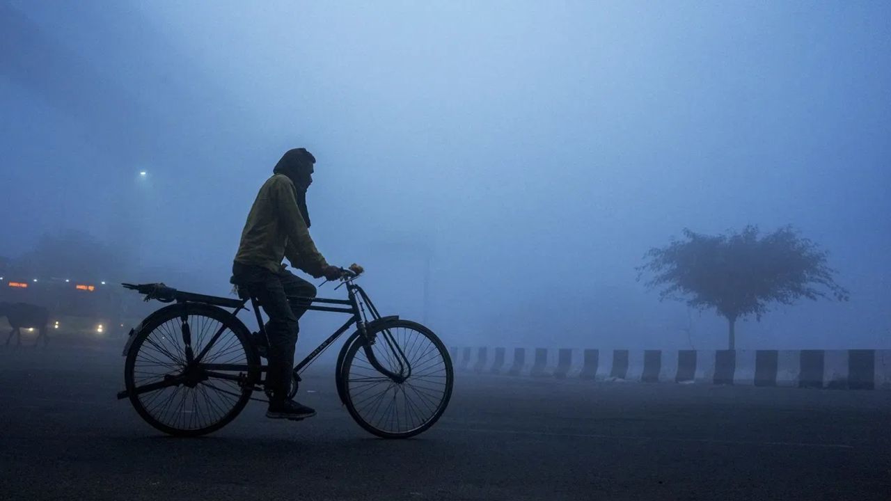 UP Weather Today: लखनऊ-गोरखपुर में घना कोहरा, आगरा में धूप से मिली राहत, IMD का ताजा अपडेट
