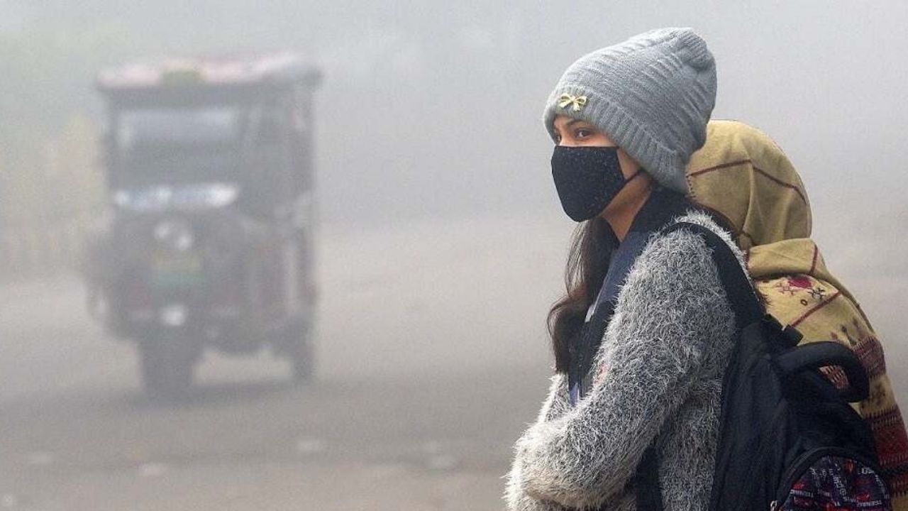 10, 11 और 12 दिसंबर को भी मौसम में ज्यादा बदलाव नहीं दिखेगा। इन दिनों में भी कोहरे की स्थिति बनी रह सकती है, लेकिन मौसम विभाग ने फिलहाल किसी भी तरह का अलर्ट जारी नहीं किया है। (Img: Google) 10, 11 और 12 दिसंबर को भी मौसम में ज्यादा बदलाव नहीं दिखेगा। इन दिनों में भी कोहरे की स्थिति बनी रह सकती है, लेकिन मौसम विभाग ने फिलहाल किसी भी तरह का अलर्ट जारी नहीं किया है। (Img: Google)