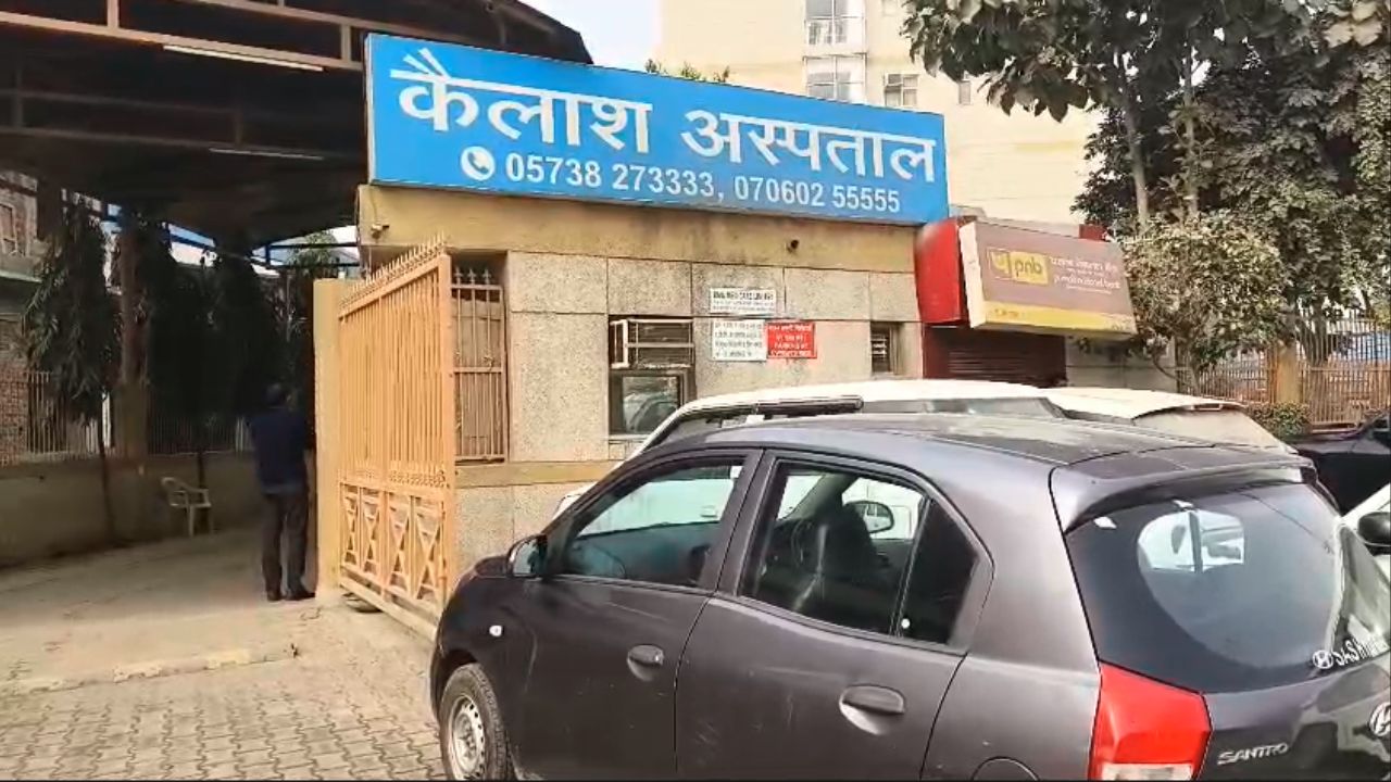 Aligarh Road Accident: घने कोहरे की वजह से भीषण हादसा, दो ट्रक आपस में भिड़े