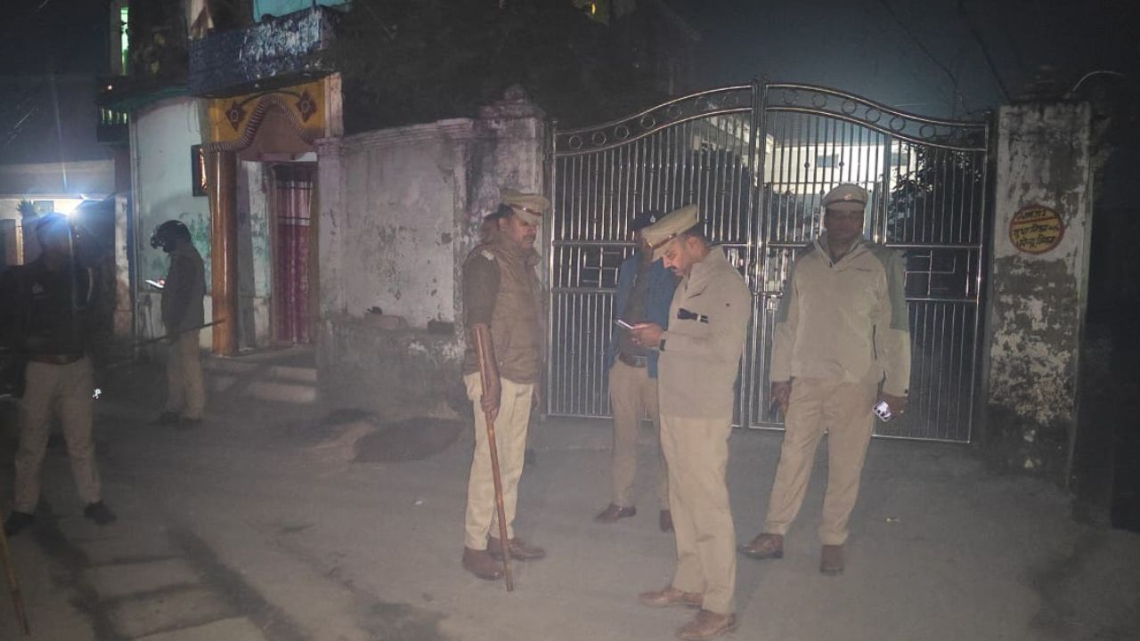 Maharajganj Crime: जमीनी विवाद में 50 वर्षीय व्यक्ति की हत्या, एक आरोपी हिरासत में