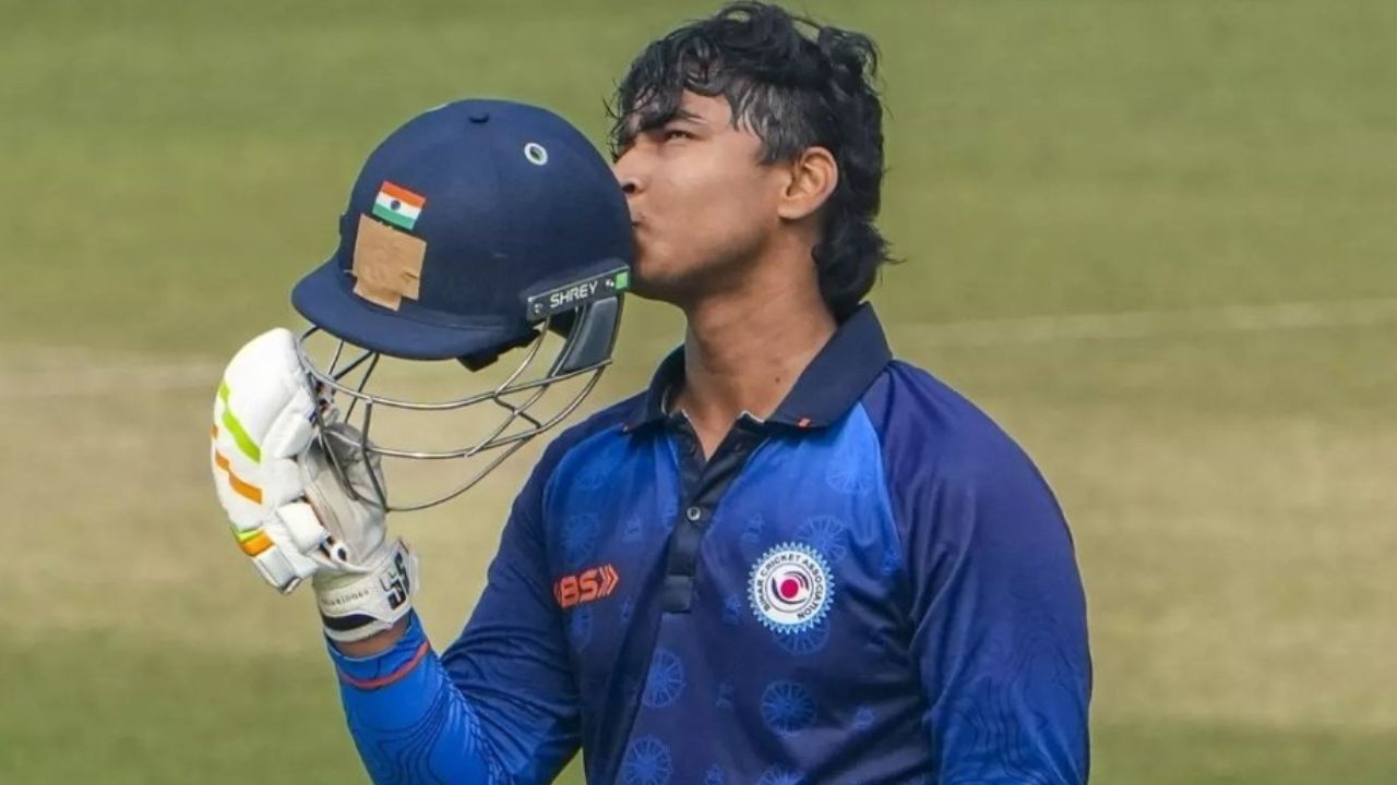 10 चौके और 8 छक्के… वैभव सूर्यवंशी ने जड़ा तूफानी शतक, इतिहास में दर्ज हुआ नाम