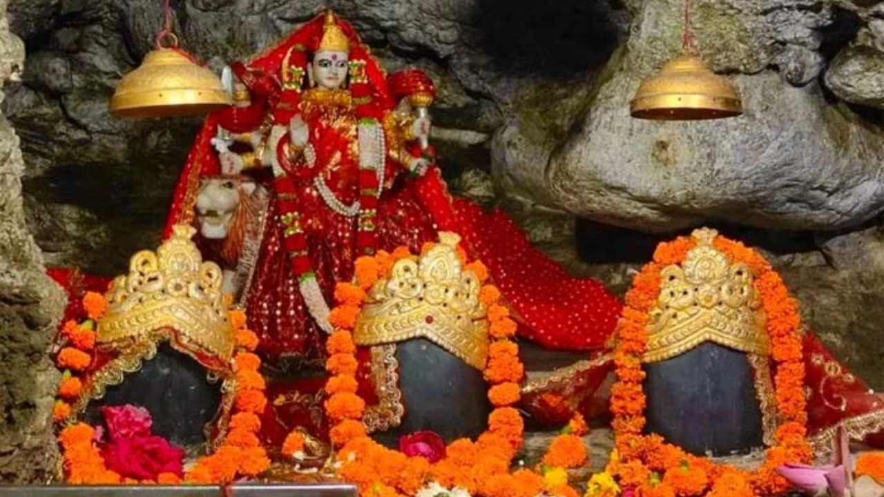 श्रद्धालुओं की लगातार बढ़ती भीड़ को देखते हुए श्री माता वैष्णो देवी श्राइन बोर्ड ने यात्रा नियमों में अहम बदलाव किया है। ये नए नियम सभी यात्रियों पर लागू होंगे। (Img Source: Google)