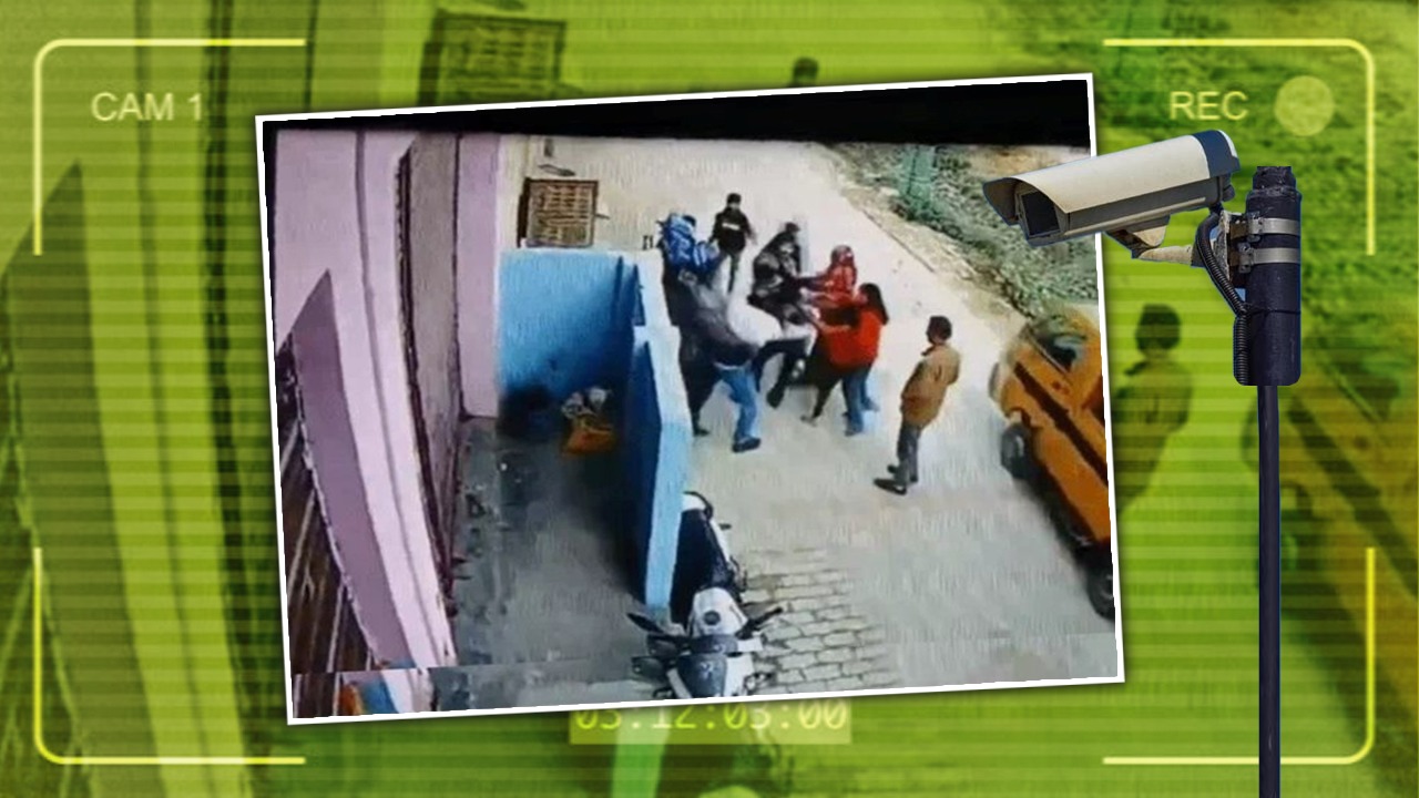 Fatehpur News: सड़क पर दबंगों का तांडव, महिलाओं के साथ की मारपीट, CCTV वायरल