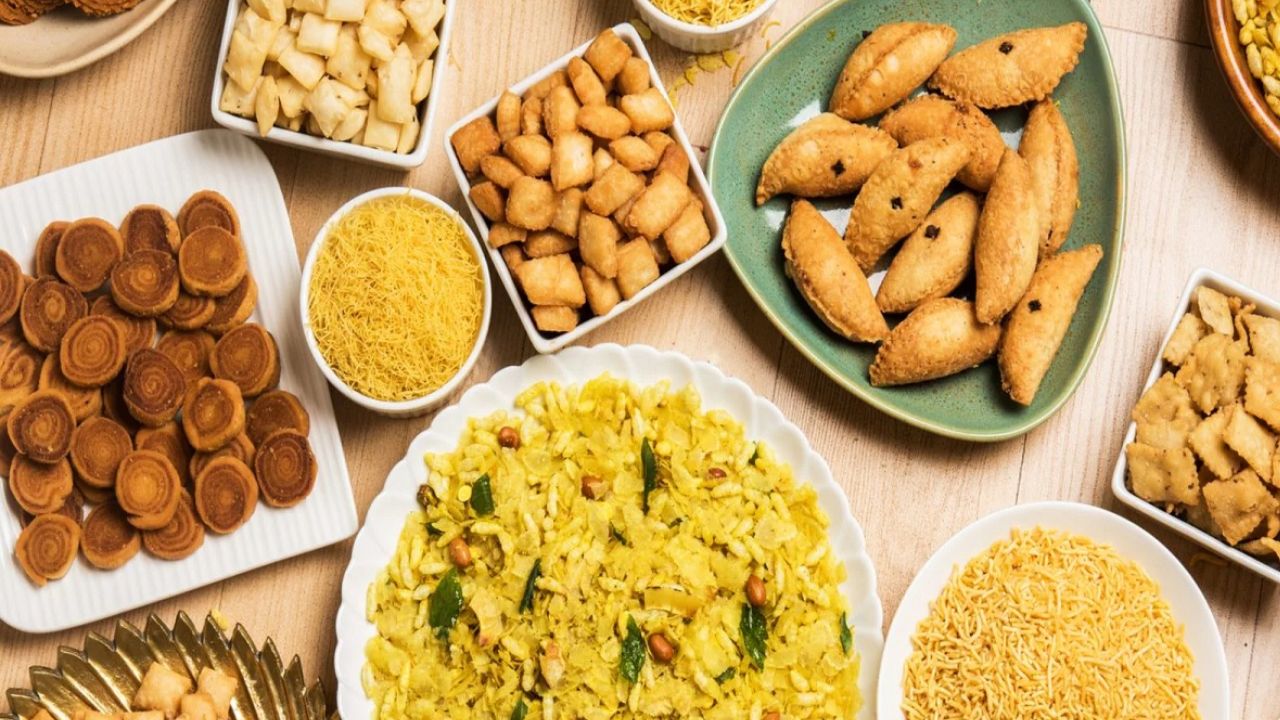 ये गलत स्नैक्स बिगाड़ रहे हैं पाचन और नींद, डॉक्टर ने दी चेतावनी
