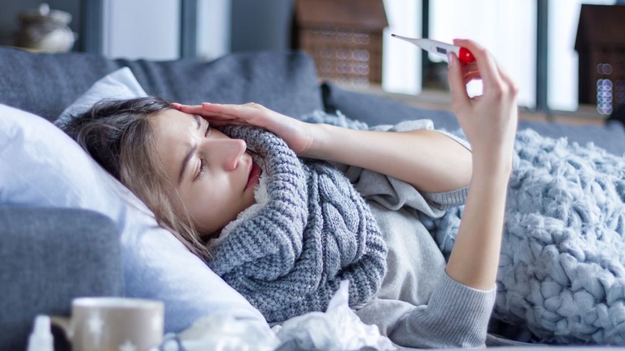  अमेरिकन डायबिटीज एसोसिएशन की 2021 की स्टडी में सामने आया कि ज्यादा तला हुआ खाना टाइप-2 डायबिटीज के खतरे को बढ़ाता है। ऐसे भोजन से ब्लड शुगर कंट्रोल कमजोर होता है और इंसुलिन रेजिस्टेंस बढ़ सकता है, जो लंबे समय में गंभीर बीमारियों की वजह बनता है। (फोटो सोर्स- इंटरनेट)