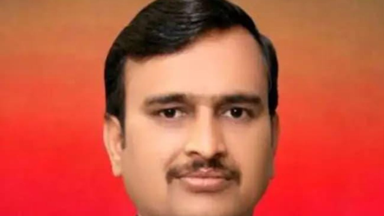 Breaking: गोरखपुर में दिनदहाड़े सपा नेता पर फायरिंग, बाल-बाल बचे पूर्व मंत्री के बेटे अमरेंद्र निषाद