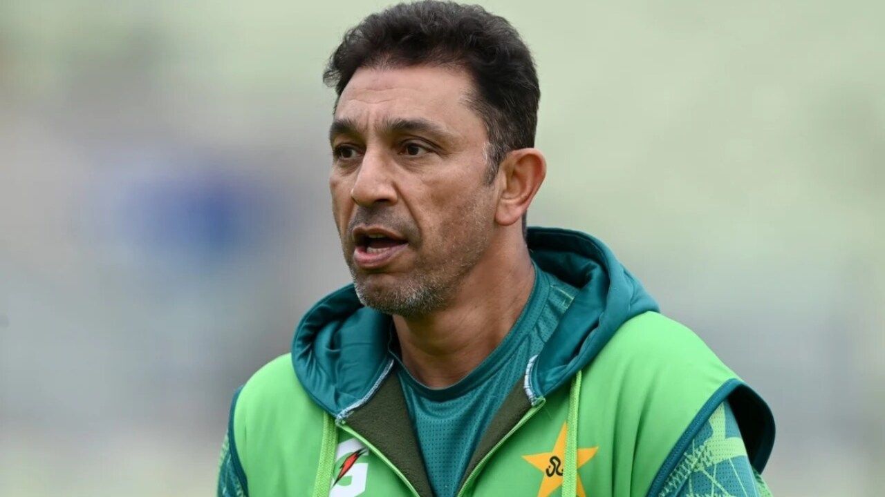 पाकिस्तान ने की टेस्ट कोच अजहर महमूद की बेइज्जती, जानें क्यों दे दिया इतना बड़ा झटका