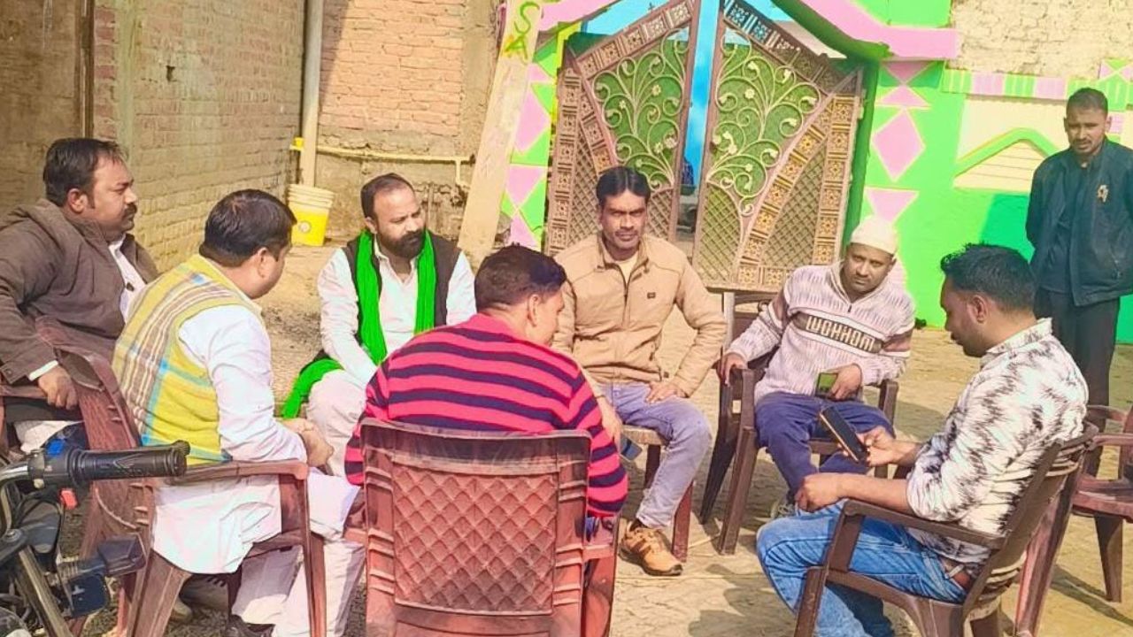 Bareilly: किसानों की आवाज़ बनने मैदान में उतरी भारतीय किसान यूनियन टिकैत, गांव-गांव जाकर समझी किसानों की समस्याएं