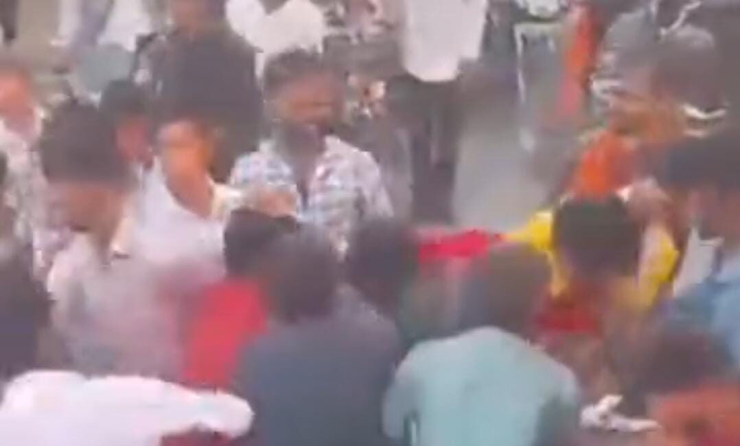 Viral Video: कलश यात्रा में डांस पर मचा हंगामा, दो पक्षों में झड़प; वायरल वीडियो के बाद पुलिस की कार्रवाई