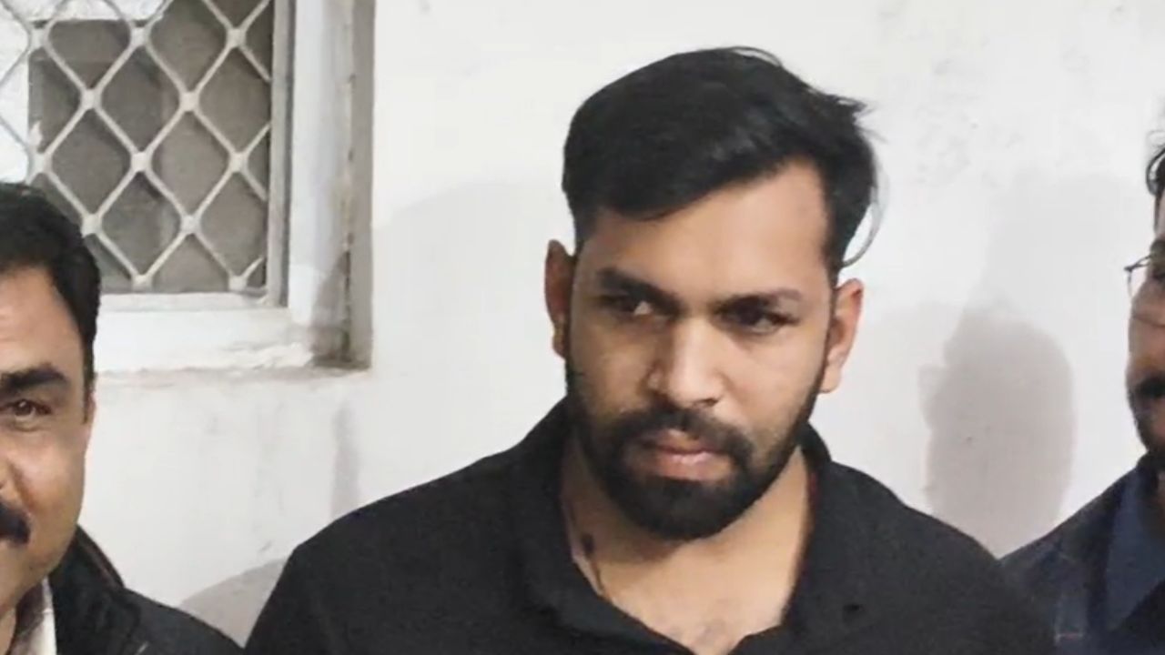 Exclusive: भीलवाड़ा में ACB की बड़ी कार्रवाई, 11 लाख की रिश्वत लेते डॉक्टर गिरफ्तार