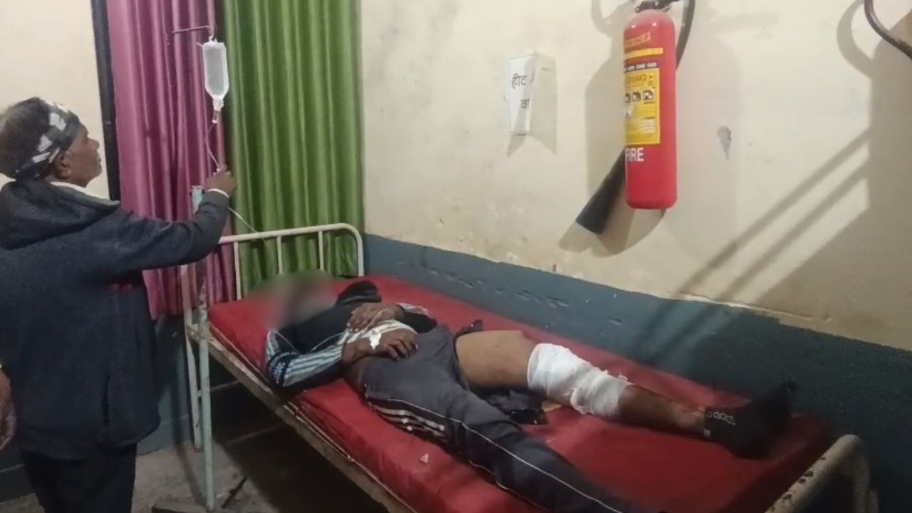 एम्बुलेंस के इंतजार में तड़पता रहा घायल, निजी वाहन से पहुंचाना पड़ा अस्पताल; आखिर किसकी लापरवाही से हुई देरी?