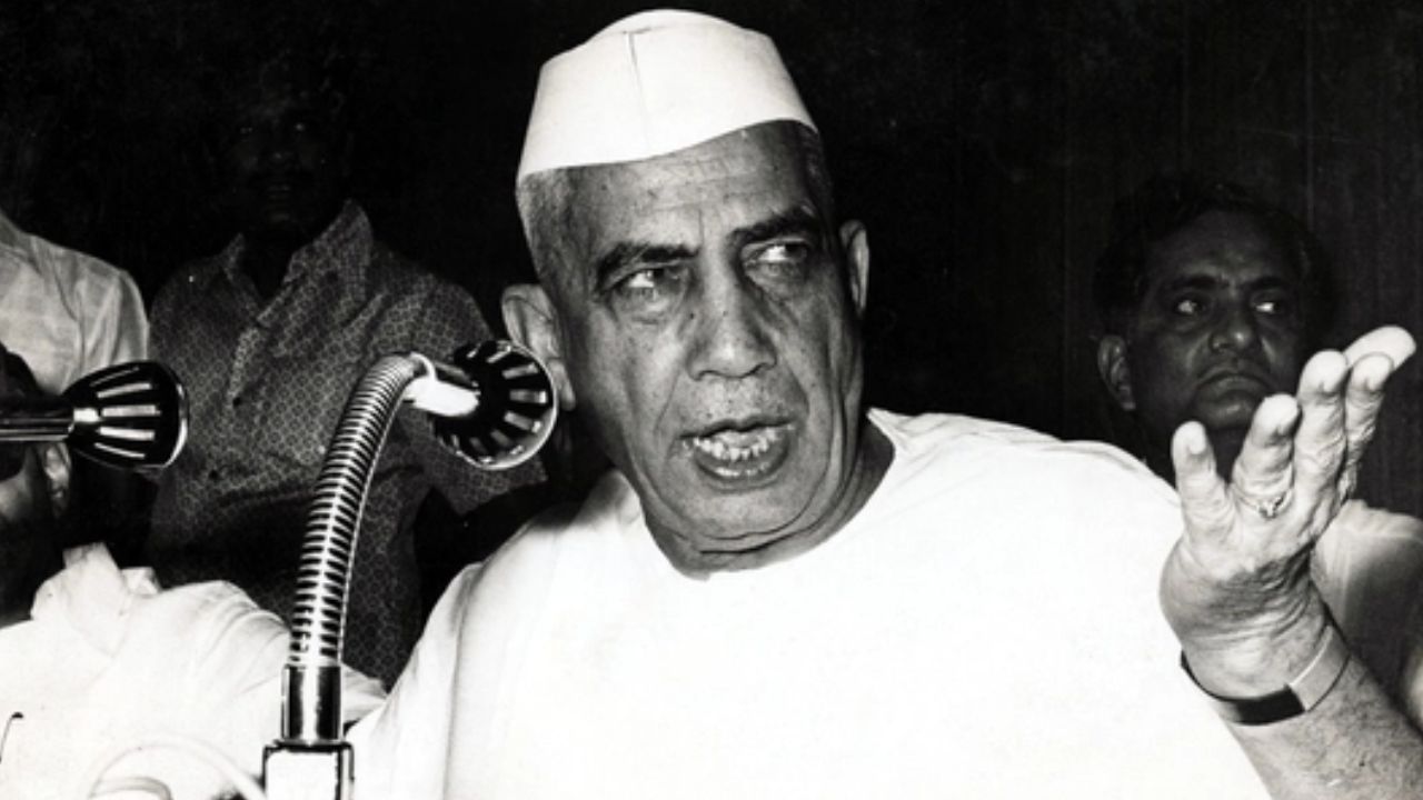 Chaudhary Charan Singh Birth Anniversary: जब किसानों ने 77वें जन्मदिन पर दिए थे 77 लाख रुपये, रचा था इतिहास