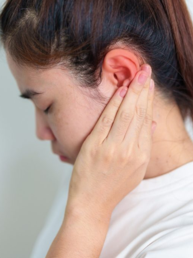 कान दर्द? तो आजमाएं ये आसान और असरदार घरेलू नुस्खे