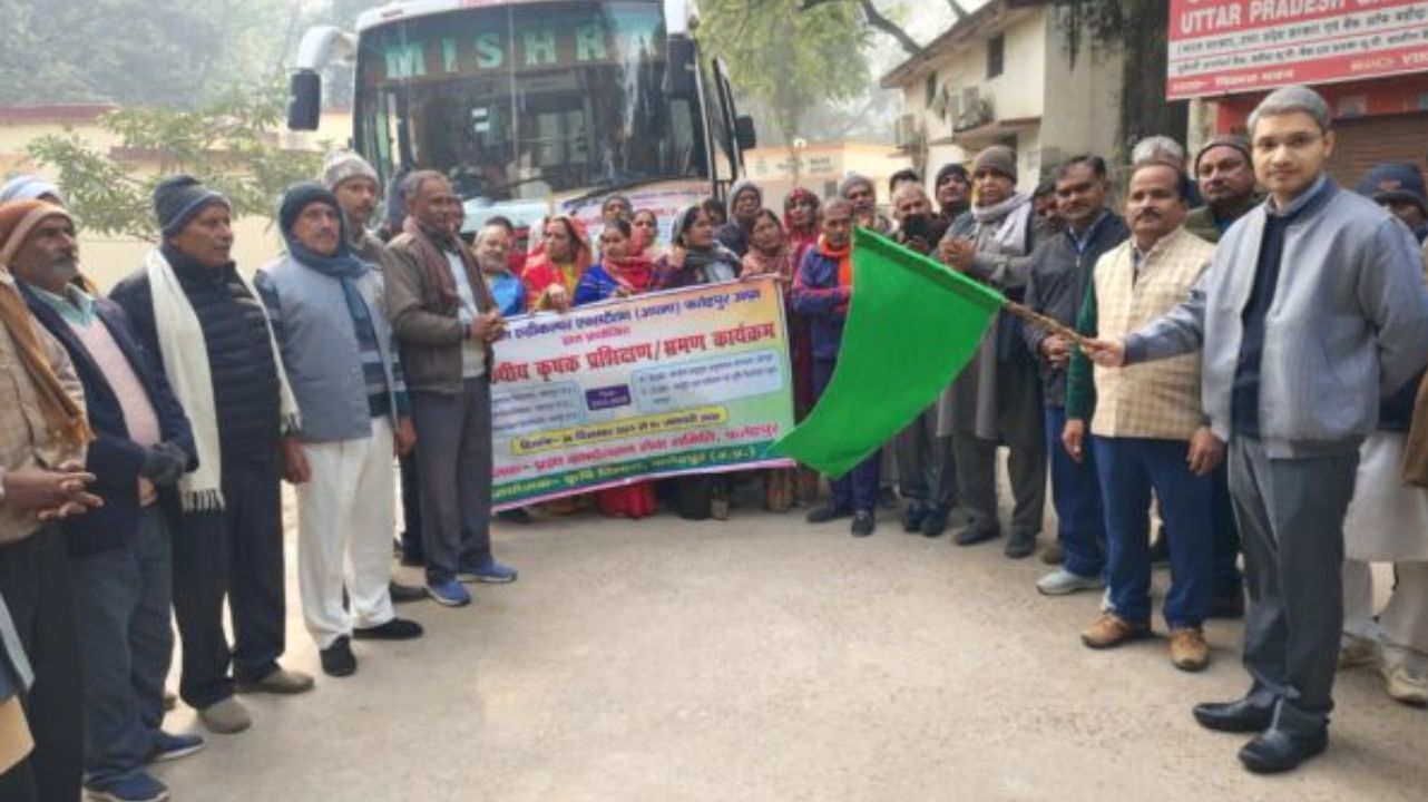 फतेहपुर के किसान सात दिवसीय प्रशिक्षण पर रवाना, सीखेंगे आधुनिक खेती के राज