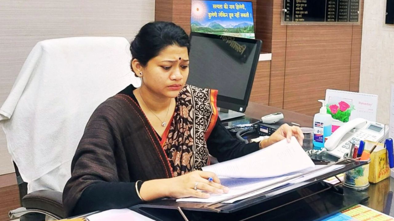 एक्शन मोड में दिखीं रायबरेली डीएम हर्षिता माथुर: 90 शिकायतें दर्ज, 6 का तत्काल निपटारा