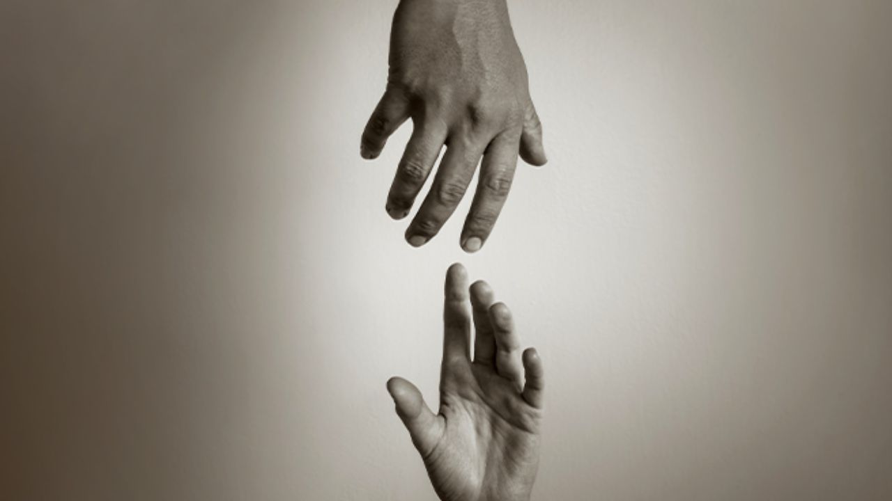 क्या आपके दोस्त या करीबी में हो रहे ये बदलाव, तो बचाओ उसको, कहीं सुसाइड ना…