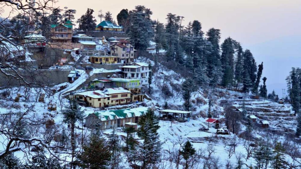भारत में बर्फबारी कहां चल रही है और कैसे करें ट्रिप प्लान? जानें टिकट, होटल और रूट की पूरी जानकारी