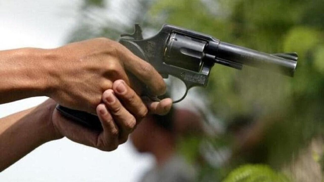 बरेली में दिनदहाड़े सर्राफा व्यापारी से 8 लाख की लूट, बदमाशों की हवाई फायरिंग से दहशत