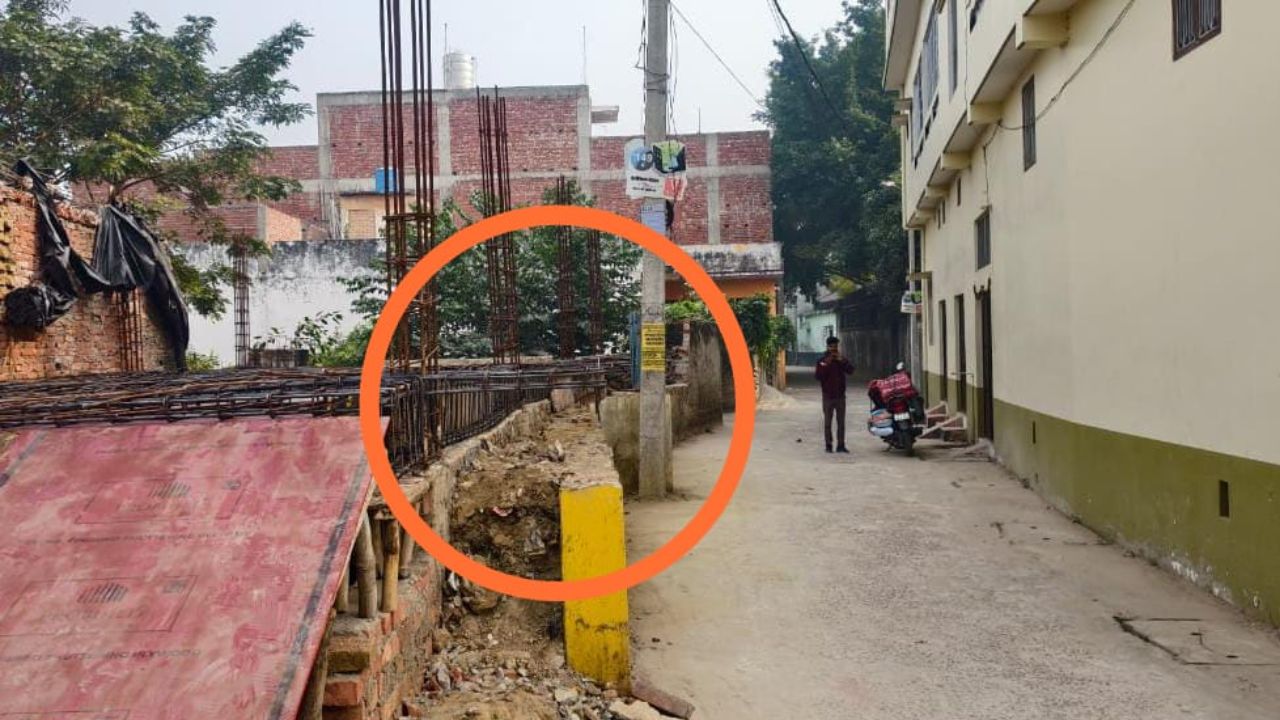 फरेंदा में सरकारी सड़क पर अतिक्रमण की कोशिश! प्रशासन की चुप्पी से बढ़ा जनआक्रोश, ग्रामीणों ने लगाई गुहार