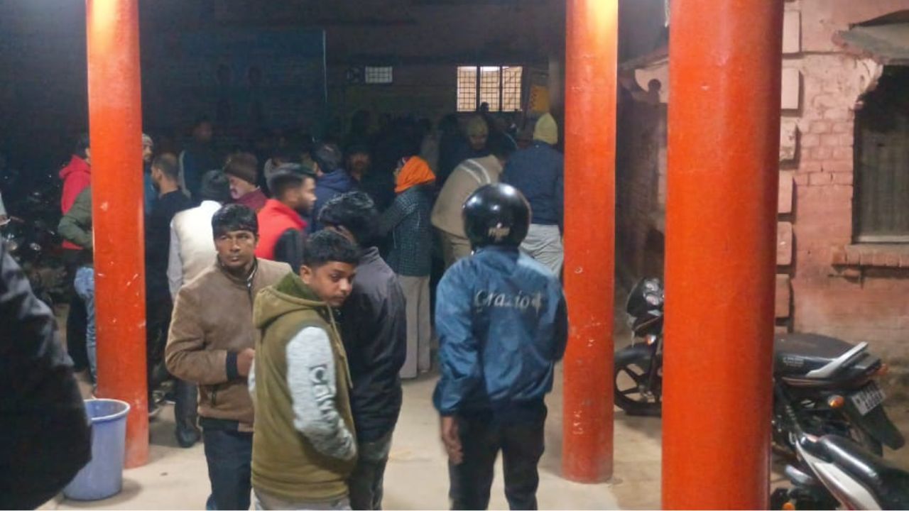 निचलौल में भीषण हादसा: काल बनकर आया अज्ञात वाहन, पल भर में उजड़ गया परिवार