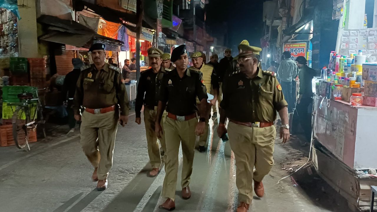 मैनपुरी ASP अरुण कुमार सिंह एक्टिव मोड में दिखे, जनता का भरोसा बनाए रखने के लिए सड़कों पर घूमे